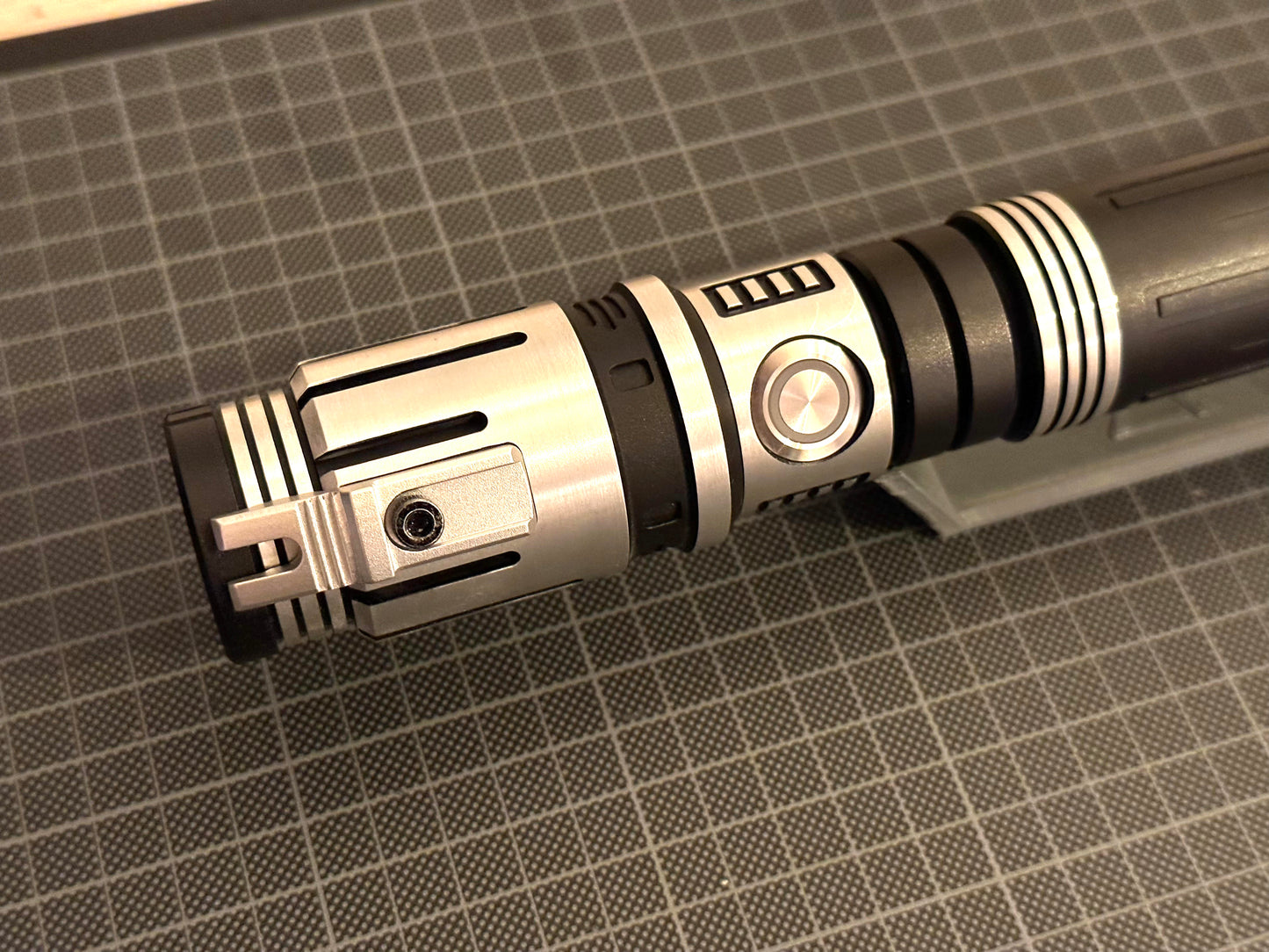 Sologaard Neo Proffie Saber - Brushed Silver Black