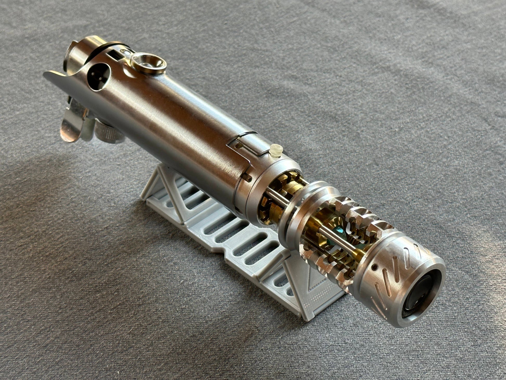 Original Graflex 3 Cell Flashgun Converted to TFA/TLJ – AzSabers